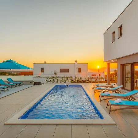 Deluxe With Swimming Pool, Whirlpool On The Roof Terrace With A Beautiful Sea View - By Traveler Tourist Agency Krk Id 2125 I Sveti Vid-Miholjice