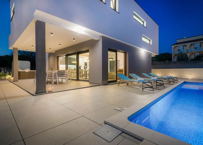 Deluxe With Swimming Pool, Whirlpool On The Roof Terrace With A Beautiful Sea View - By Traveler Tourist Agency Krk Id 2125 I Sveti Vid-Miholjice
