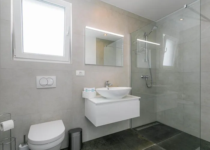 빌라 Deluxe With Swimming Pool, Whirlpool On The Roof Terrace With A Beautiful Sea View - By Traveler Tourist Agency Krk Id 2125 I *