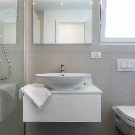 Vila Deluxe With Swimming Pool, Whirlpool On The Roof Terrace With A Beautiful Sea View - By Traveler Tourist Agency Krk Id 2125 I Sveti Vid-Miholjice