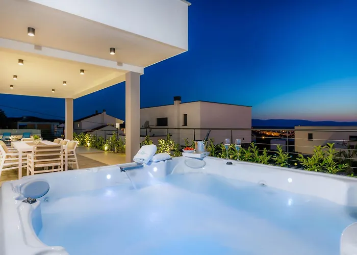 Villa Deluxe With Swimming Pool, Whirlpool On The Roof Terrace With A Beautiful Sea View - By Traveler Tourist Agency Krk Id 2125 I