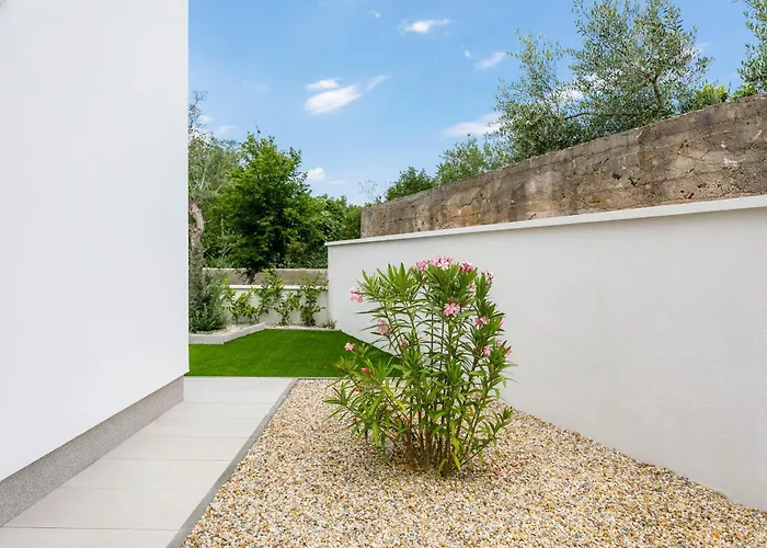 Deluxe With Swimming Pool, Whirlpool On The Roof Terrace With A Beautiful Sea View - By Traveler Tourist Agency Krk Id 2125 I Villa Sveti Vid-Miholjice