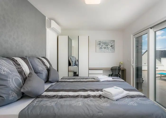 Deluxe With Swimming Pool, Whirlpool On The Roof Terrace With A Beautiful Sea View - By Traveler Tourist Agency Krk Id 2125 I Sveti Vid-Miholjice