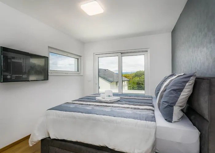 Deluxe With Swimming Pool, Whirlpool On The Roof Terrace With A Beautiful Sea View - By Traveler Tourist Agency Krk Id 2125 I Villa