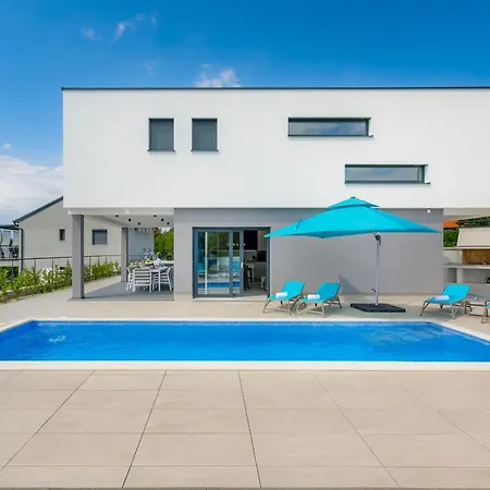 Villa Deluxe With Swimming Pool, Whirlpool On The Roof Terrace With A Beautiful Sea View - By Traveler Tourist Agency Krk Id 2125 I Sveti Vid-Miholjice