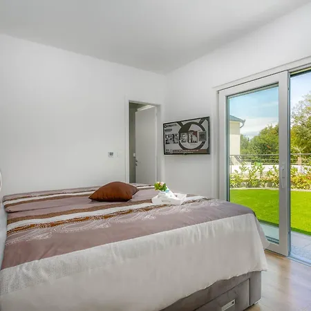 Deluxe With Swimming Pool, Whirlpool On The Roof Terrace With A Beautiful Sea View - By Traveler Tourist Agency Krk Id 2125 I