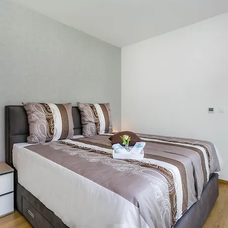 Deluxe With Swimming Pool, Whirlpool On The Roof Terrace With A Beautiful Sea View - By Traveler Tourist Agency Krk Id 2125 I Villa *